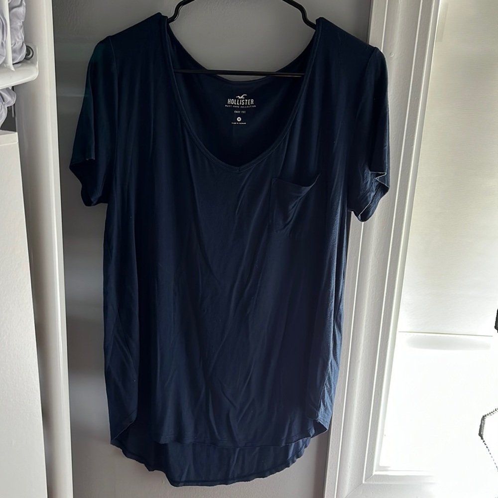 Hollister V-Neck Short Sleeve Shirt